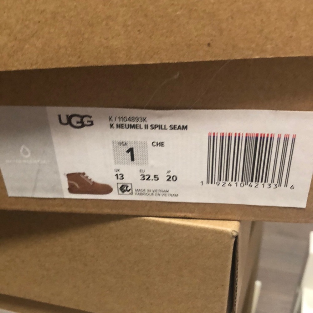 Ugg boots Girl size 1